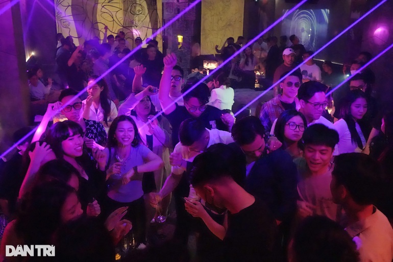 11 Night bar club ý tưởng  hình ảnh dj chụp ảnh