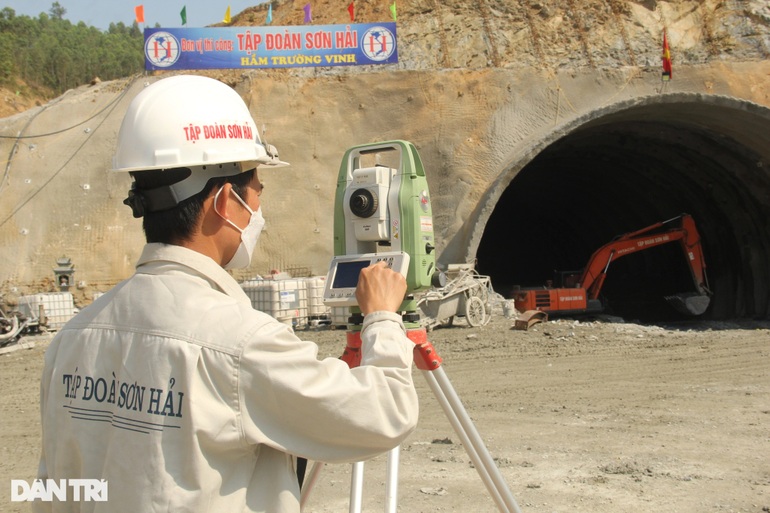 Mục sở thị hầm xuyên núi trên cao tốc Bắc - Nam nối Thanh Hóa - Nghệ An - 7 Mục sở thị hầm xuyên núi trên cao tốc Bắc - Nam nối Thanh Hóa - Nghệ An - 7