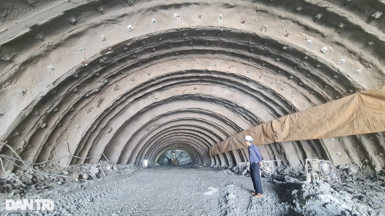 Mục sở thị hầm xuyên núi trên cao tốc Bắc - Nam nối Thanh Hóa - Nghệ An - 3 Mục sở thị hầm xuyên núi trên cao tốc Bắc - Nam nối Thanh Hóa - Nghệ An - 3