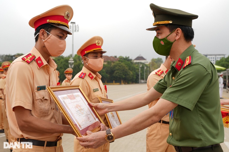 Đoàn Thanh niên Cục Cảnh sát giao thông báo công dâng Bác - 11 Đoàn Thanh niên Cục Cảnh sát giao thông báo công dâng Bác - 11
