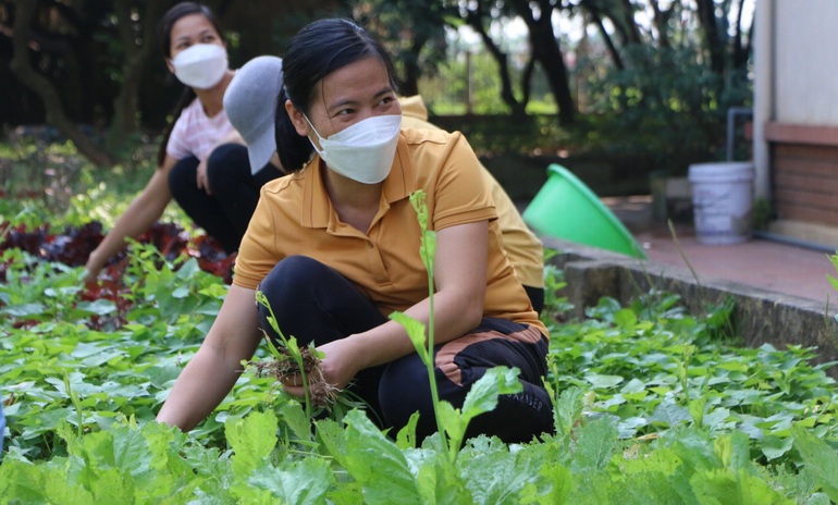 Tất bật đón học sinh mầm non trở lại trường sau gần một năm nghỉ vì dịch - 2