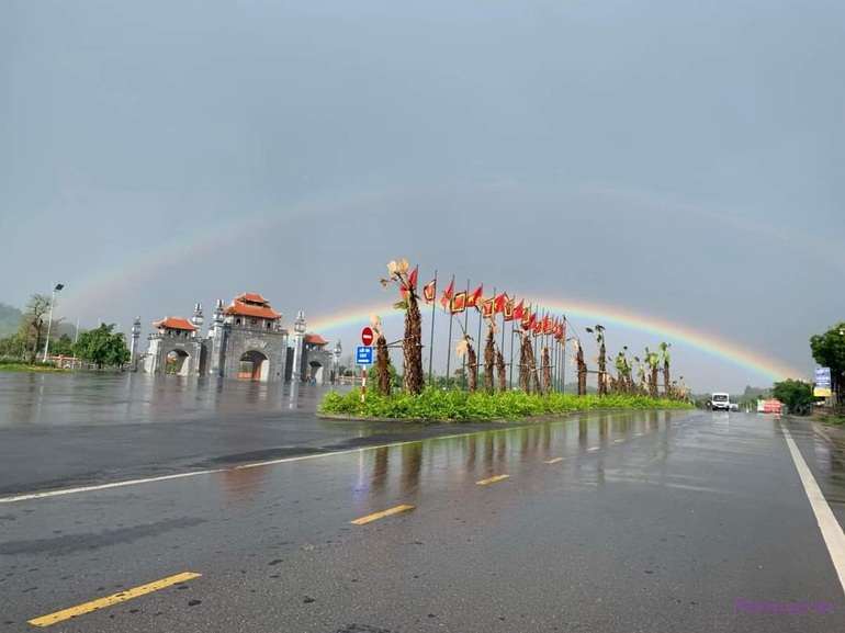 Lãnh đạo Khu di tích lịch sử Đền Hùng nói gì về cơn mưa rửa đền? - 1