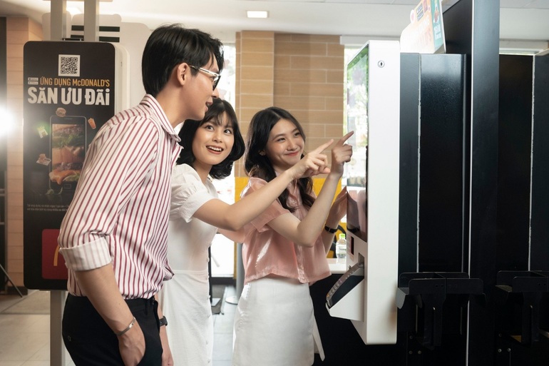 McDonald's Việt Nam đoạt Rồng Vàng năm thứ tư liên tiếp - 2 McDonald's Việt Nam đoạt Rồng Vàng năm thứ tư liên tiếp - 2