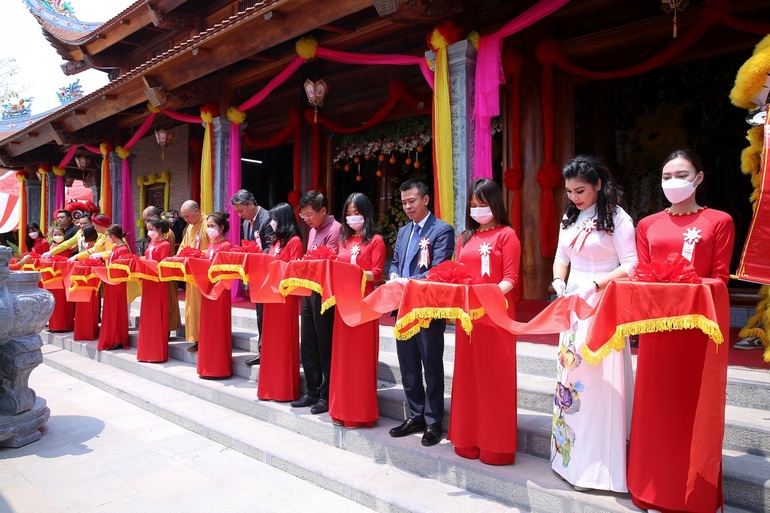 Tết Thanh minh, khánh thành đền thờ Đức Thánh Mẫu tại Lạc Hồng Viên - 1 Tết Thanh minh, khánh thành đền thờ Đức Thánh Mẫu tại Lạc Hồng Viên - 1