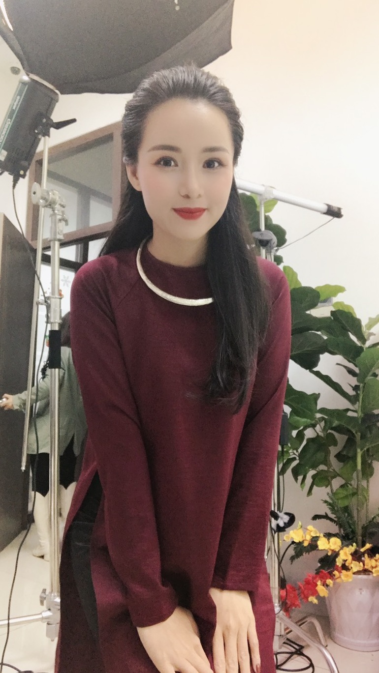 Nữ diễn viên chèo 9x trở thành MC sau lần dẫn chương trình bất đắc dĩ - 4 Nữ diễn viên chèo 9x trở thành MC sau lần dẫn chương trình bất đắc dĩ - 4
