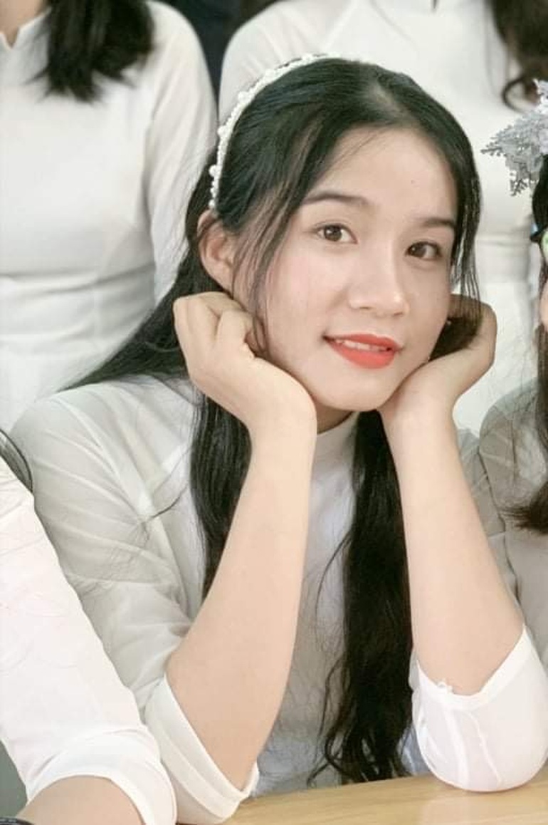 Nữ sinh sư phạm xinh xắn, học giỏi và say mê đi thiện nguyện - 1 Nữ sinh sư phạm xinh xắn, học giỏi và say mê đi thiện nguyện - 1