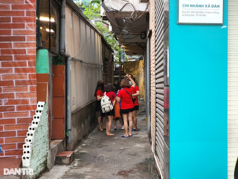 Cháy quán massage ở Hà Nội, nhiều người hoảng loạn tháo chạy - 3
