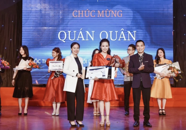 Nữ diễn viên chèo 9x trở thành MC sau lần dẫn chương trình bất đắc dĩ - 2 Nữ diễn viên chèo 9x trở thành MC sau lần dẫn chương trình bất đắc dĩ - 2