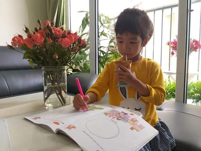 Kiếm 100 triệu đồng/tháng, vợ chồng ở Hà Nội vẫn phải Kiếm 100 triệu đồng/tháng, vợ chồng ở Hà Nội vẫn phải