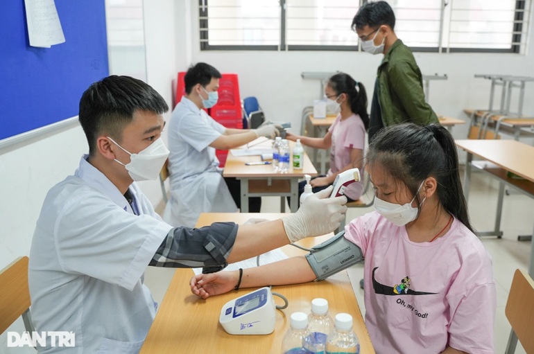 13.271 ca Covid-19, phủ sóng hơn 210 triệu liều vaccine - 1