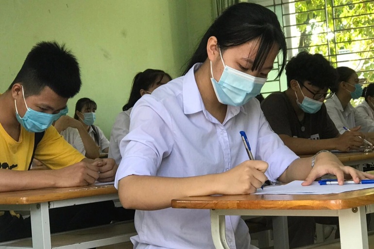 Tin sốc: Học sinh yếu bị gợi ý cam kết không thi vào 10, Bộ GD-ĐT vào cuộc! - 1 Tin sốc: Học sinh yếu bị gợi ý cam kết không thi vào 10, Bộ GD-ĐT vào cuộc! - 1