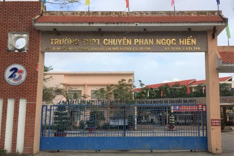 Hỏa tốc rà soát vụ Phó hiệu trưởng kêu học sinh lấy thức ăn từ thùng rác - 1