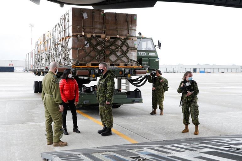 Mỹ và đồng minh tiến thoái lưỡng nan trong viện trợ vũ khí cho Ukraine - 1 Mỹ và đồng minh tiến thoái lưỡng nan trong viện trợ vũ khí cho Ukraine - 1