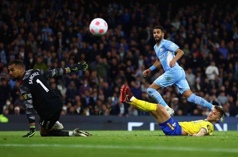 May mắn mỉm cười, Man City đòi lại ngôi đầu bảng từ Liverpool - 1 May mắn mỉm cười, Man City đòi lại ngôi đầu bảng từ Liverpool - 1