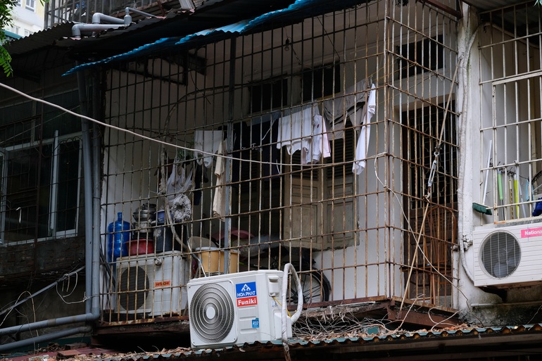 Sau vụ cháy 5 người chết: Ẩn họa từ những chuồng cọp không lối thoát - 8 Sau vụ cháy 5 người chết: Ẩn họa từ những chuồng cọp không lối thoát - 8