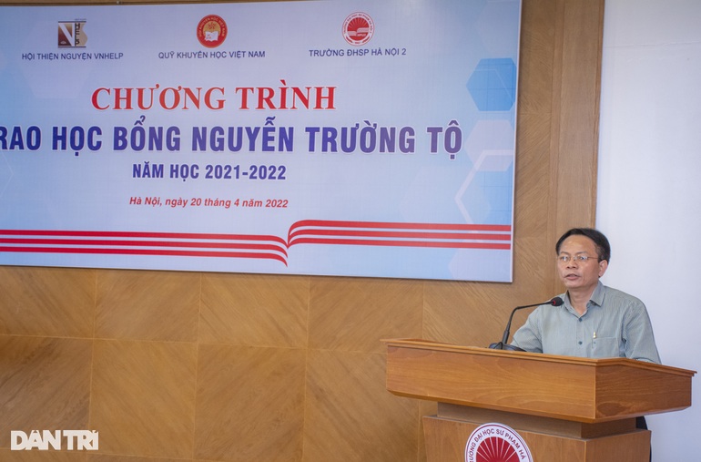 Trao tặng học bổng Nguyễn Trường Tộ đến các thầy cô giáo tương lai - 3 Trao tặng học bổng Nguyễn Trường Tộ đến các thầy cô giáo tương lai - 3