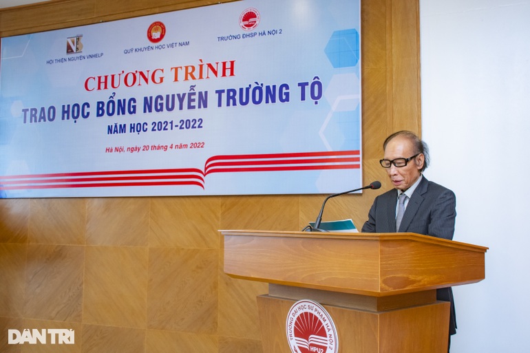 Trao tặng học bổng Nguyễn Trường Tộ đến các thầy cô giáo tương lai - 4 Trao tặng học bổng Nguyễn Trường Tộ đến các thầy cô giáo tương lai - 4