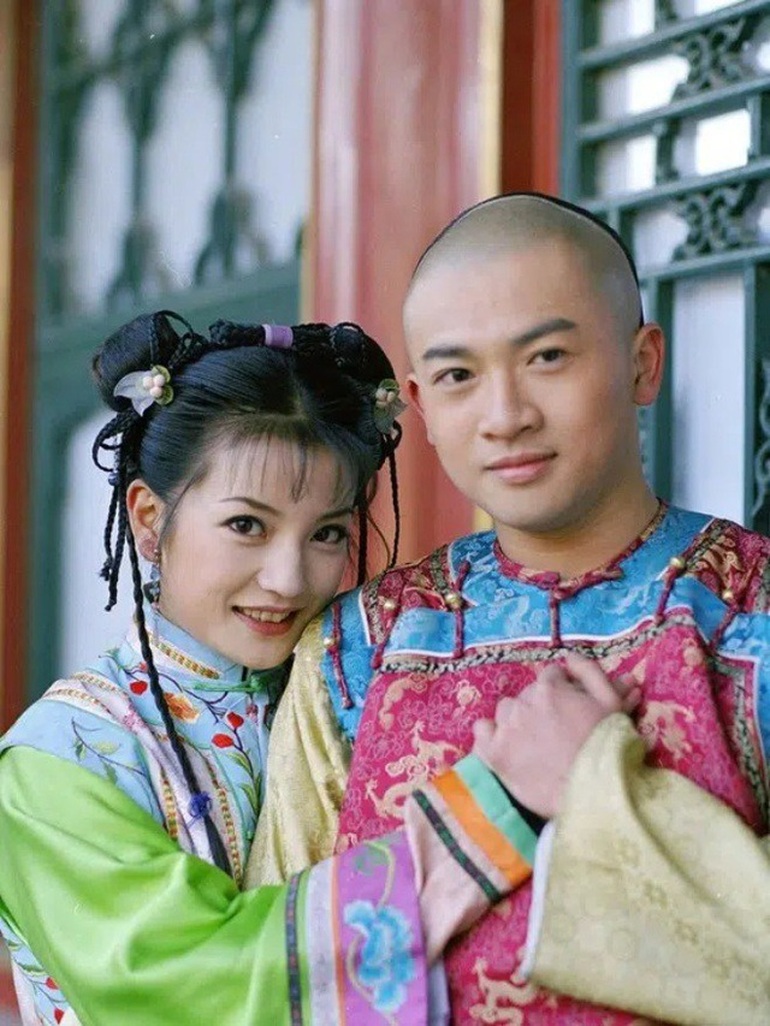 Cuộc sống kín tiếng, vẻ ngoài thư sinh của Ngũ A Ca Tô Hữu Bằng ở tuổi 49