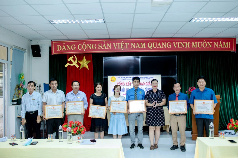 Trường Cao đẳng Quảng Nam tổ chức thi thiết bị đào tạo tự làm - 3 Trường Cao đẳng Quảng Nam tổ chức thi thiết bị đào tạo tự làm - 3