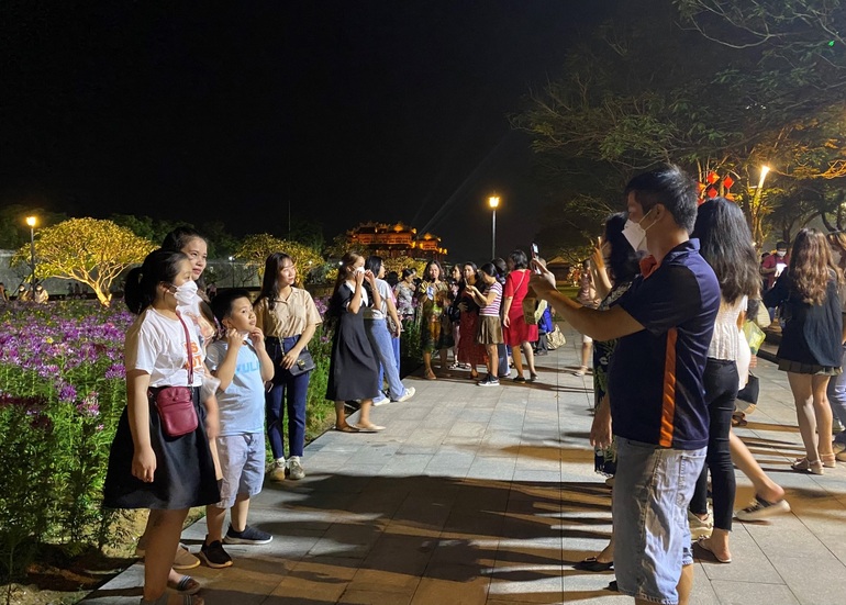 Huế ra mắt Phố đêm Hoàng thành - 6 Huế ra mắt Phố đêm Hoàng thành - 6