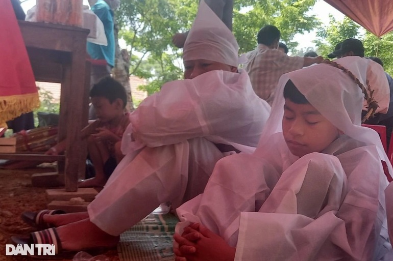 Con gái mất mạng khi về thăm bố mẹ, con trai tử nạn trước ngày cưới - 6 Con gái mất mạng khi về thăm bố mẹ, con trai tử nạn trước ngày cưới - 6