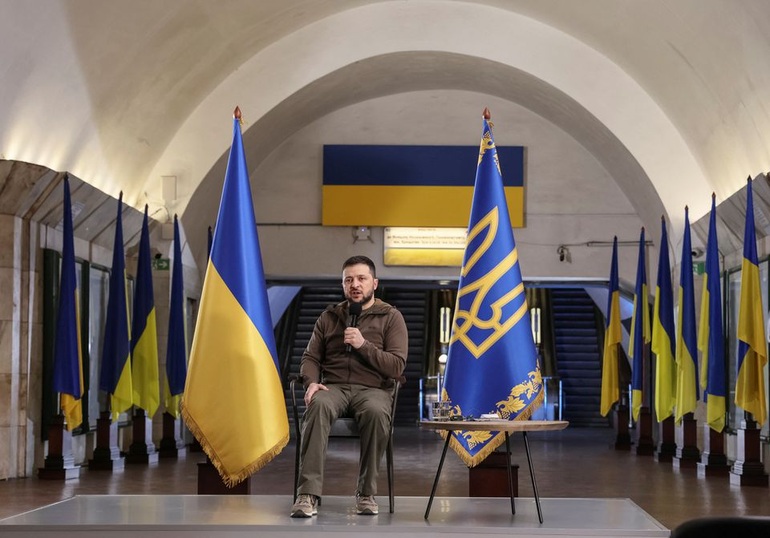 Kêu gọi vũ khí hạng nặng, Tổng thống Ukraine tuyên bố sẽ giành lại lãnh thổ - 1