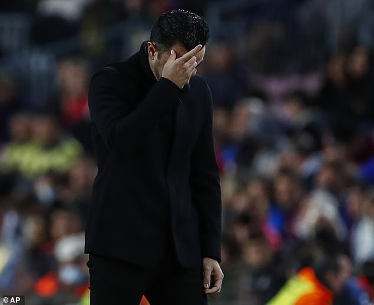 Barcelona thua sốc, Real Madrid cách chức vô địch La Liga một điểm - 5 Barcelona thua sốc, Real Madrid cách chức vô địch La Liga một điểm - 5