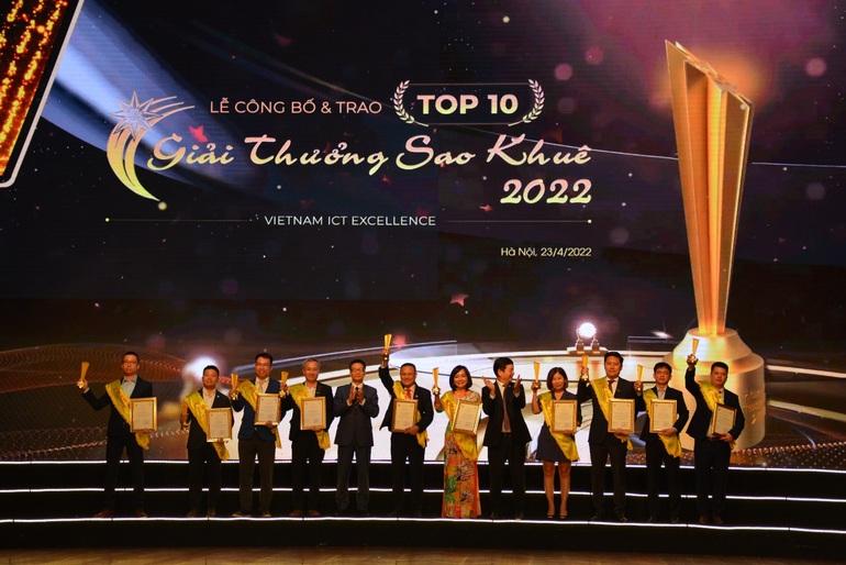 BRAVO 8R2 (ERP-VN) được vinh danh Top 10 Sao Khuê 2022 - 2 BRAVO 8R2 (ERP-VN) được vinh danh Top 10 Sao Khuê 2022 - 2