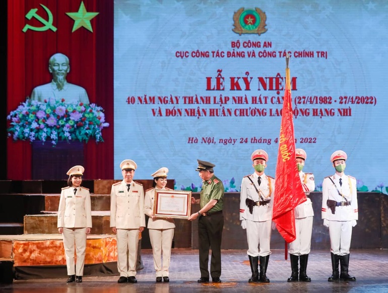 Vở nhạc kịch về hình tượng Bác Hồ chính thức được công diễn - 1 Vở nhạc kịch về hình tượng Bác Hồ chính thức được công diễn - 1