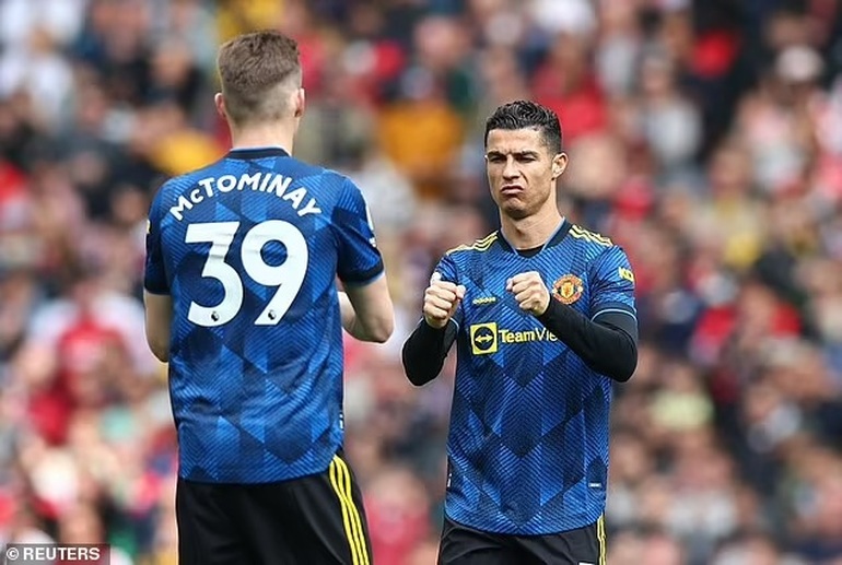C.Ronaldo được khuyên rời Man Utd để gia nhập Arsenal - 3 C.Ronaldo được khuyên rời Man Utd để gia nhập Arsenal - 3