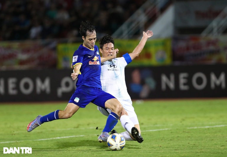 Báo Thái Lan: HLV Kiatisuk thật tuyệt vời, HA Gia Lai cầm hòa Jeonbuk - 1 Báo Thái Lan: HLV Kiatisuk thật tuyệt vời, HA Gia Lai cầm hòa Jeonbuk - 1