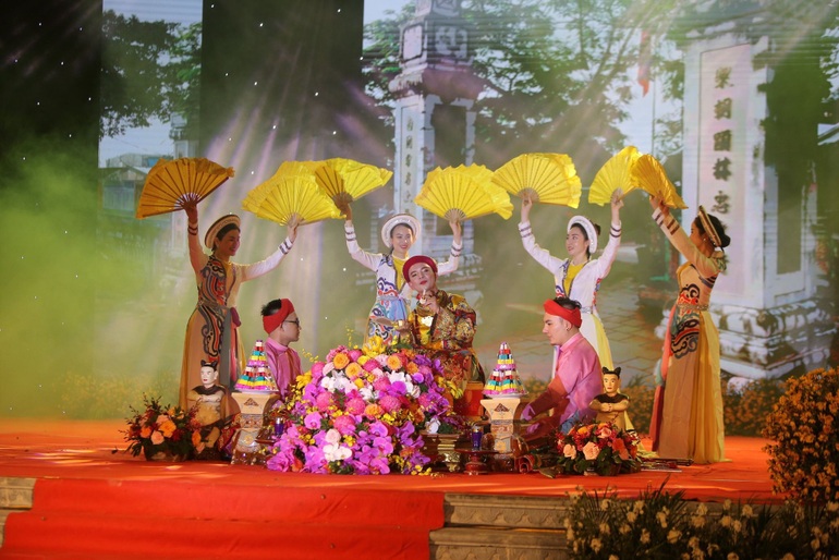 Đặc sắc Liên hoan nghệ thuật diễn xướng nghi lễ chầu văn đền Bảo Hà mở rộng - 3 Đặc sắc Liên hoan nghệ thuật diễn xướng nghi lễ chầu văn đền Bảo Hà mở rộng - 3
