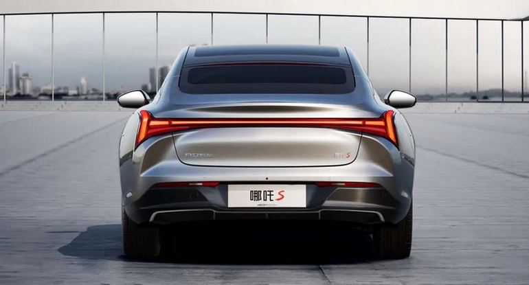 Xe điện Trung Quốc dằn mặt Tesla Model 3 bằng thông số 710km/lần sạc - 4