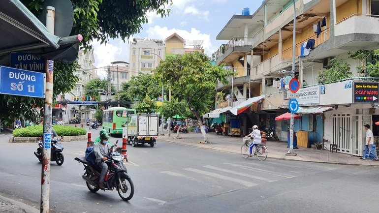 Nghi án người đàn ông bị đâm chết trên đường lúc rạng sáng - 2 Nghi án người đàn ông bị đâm chết trên đường lúc rạng sáng - 2