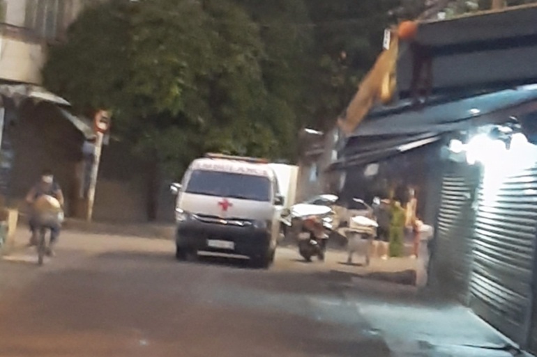 Nghi án người đàn ông bị đâm chết trên đường lúc rạng sáng - 1 Nghi án người đàn ông bị đâm chết trên đường lúc rạng sáng - 1