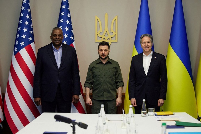 Mỹ xoay chuyển chiến lược trên bàn cờ chiến sự Nga - Ukraine - 1