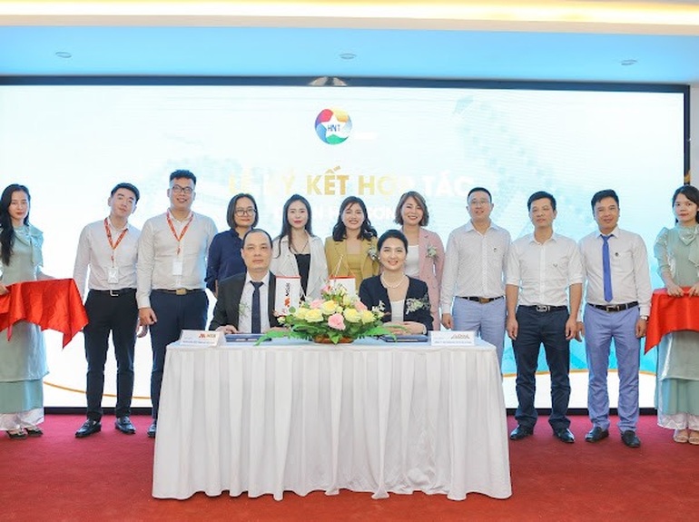 Lễ ký kết thỏa thuận hợp tác chiến lược dự án HNT Sơn Tây - 2 Lễ ký kết thỏa thuận hợp tác chiến lược dự án HNT Sơn Tây - 2