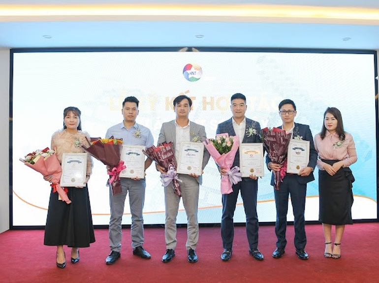 Lễ ký kết thỏa thuận hợp tác chiến lược dự án HNT Sơn Tây - 5 Lễ ký kết thỏa thuận hợp tác chiến lược dự án HNT Sơn Tây - 5