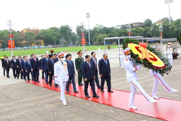 Lãnh đạo Đảng, Nhà nước vào Lăng viếng Chủ tịch Hồ Chí Minh nhân ngày 30/4 - 1 Lãnh đạo Đảng, Nhà nước vào Lăng viếng Chủ tịch Hồ Chí Minh nhân ngày 30/4 - 1