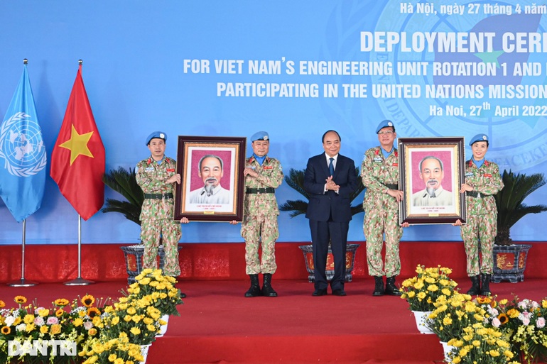 Chủ tịch nước tiễn các quân nhân lên đường gìn giữ hòa bình Liên Hợp Quốc - 3 Chủ tịch nước tiễn các quân nhân lên đường gìn giữ hòa bình Liên Hợp Quốc - 3