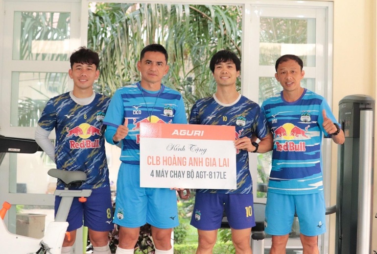 Công Phượng bất ngờ tri ân HAGL ngay trong AFC Champions League 2022 - 2 Công Phượng bất ngờ tri ân HAGL ngay trong AFC Champions League 2022 - 2