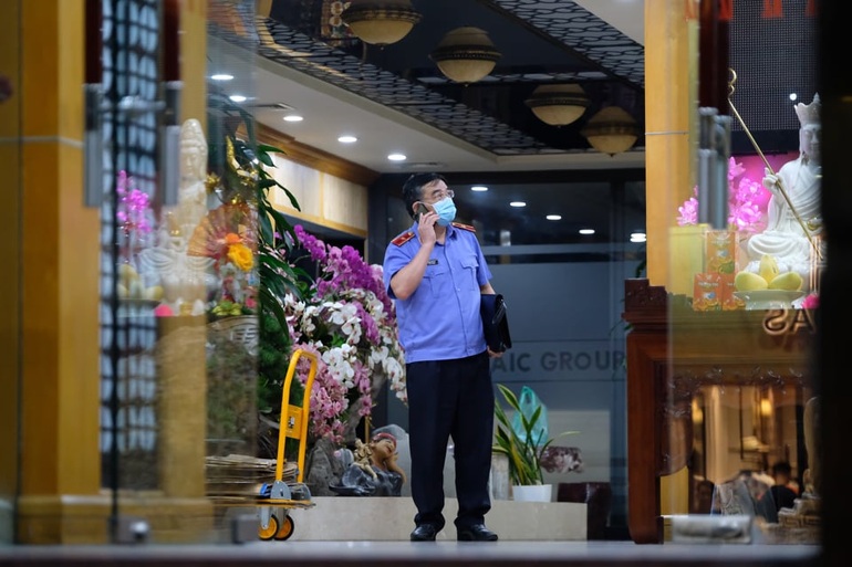 Nóng: Ra lệnh bắt Giám đốc Sở Y tế Đồng Nai và nguyên Chủ tịch Công ty AIC - 3 Nóng: Ra lệnh bắt Giám đốc Sở Y tế Đồng Nai và nguyên Chủ tịch Công ty AIC - 3