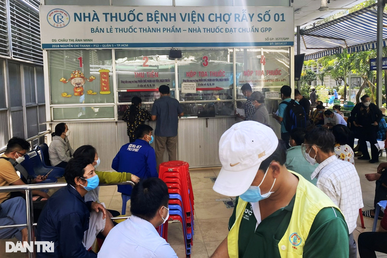 BV Chợ Rẫy nói gì khi hết thuốc chống thải ghép khiến bệnh nhân lao đao? - 1 BV Chợ Rẫy nói gì khi hết thuốc chống thải ghép khiến bệnh nhân lao đao? - 1