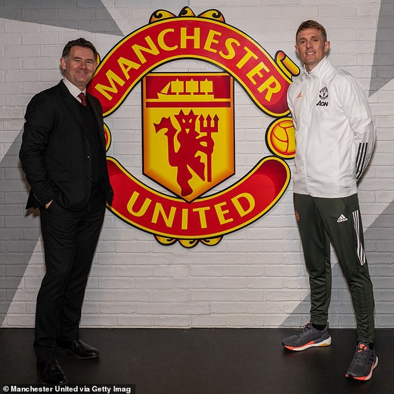 Hàng loạt sếp lớn liên tiếp rời khỏi Man Utd - 2 Hàng loạt sếp lớn liên tiếp rời khỏi Man Utd - 2