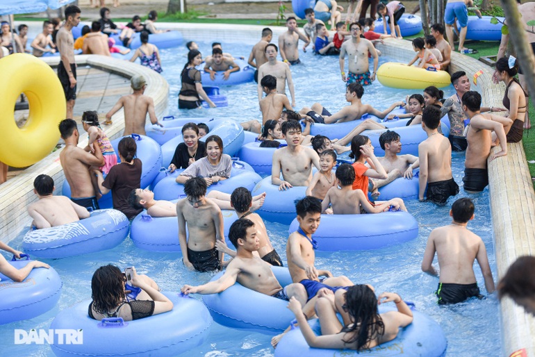 Cảnh chen chúc Cảnh chen chúc