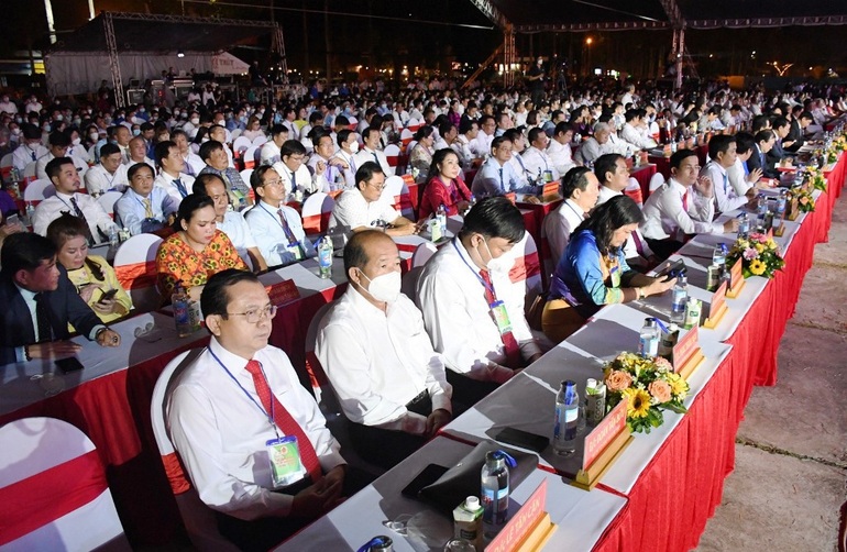 Chủ tịch Quốc hội nêu 6 vấn đề trọng tâm để phát triển Trà Vinh - 5 Chủ tịch Quốc hội nêu 6 vấn đề trọng tâm để phát triển Trà Vinh - 5