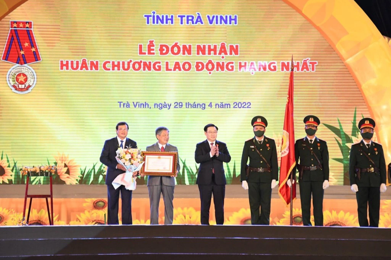 Chủ tịch Quốc hội nêu 6 vấn đề trọng tâm để phát triển Trà Vinh - 4 Chủ tịch Quốc hội nêu 6 vấn đề trọng tâm để phát triển Trà Vinh - 4