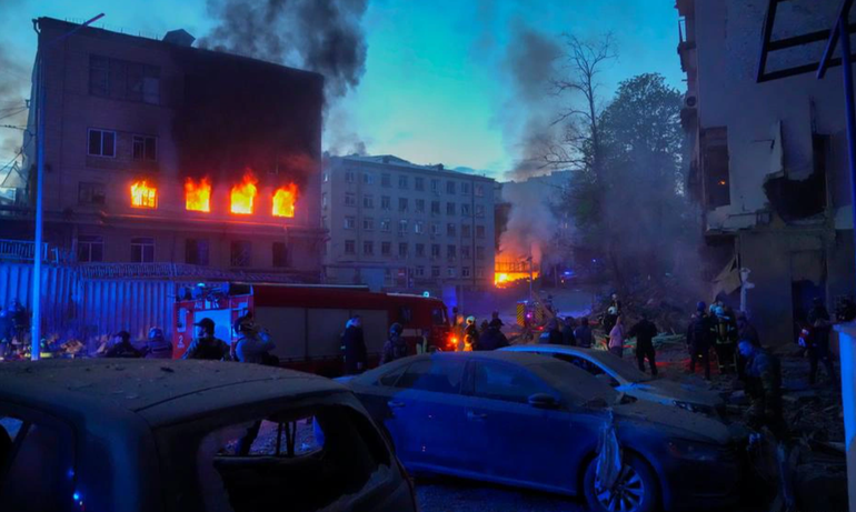 Nga ồ ạt tấn công miền Đông Ukraine, Kiev cảnh báo hòa đàm sụp đổ - 1 Nga ồ ạt tấn công miền Đông Ukraine, Kiev cảnh báo hòa đàm sụp đổ - 1