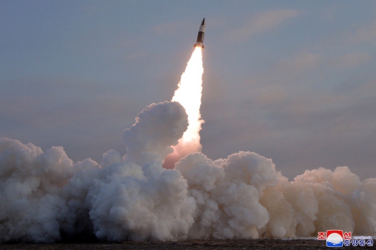 Triều Tiên phóng tên lửa đạn đạo - 1