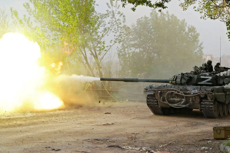Nga tiến công dồn dập, siết vòng vây tại chảo lửa Đông Ukraine - 1